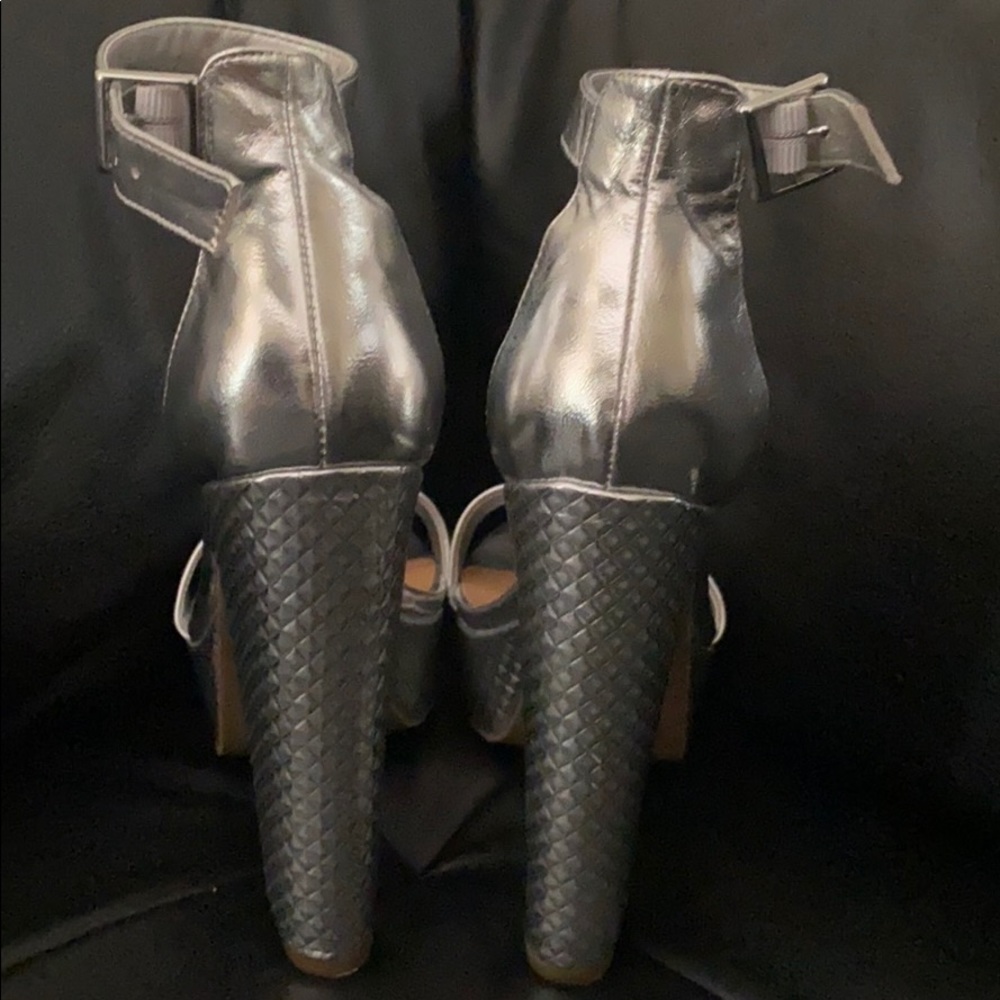 Heels - Picture 2 of 6
